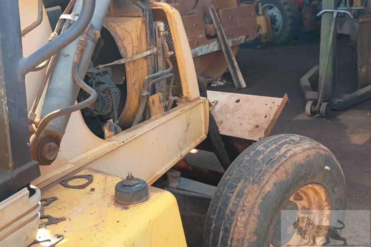 New Holland  LB90 - 07/07 5