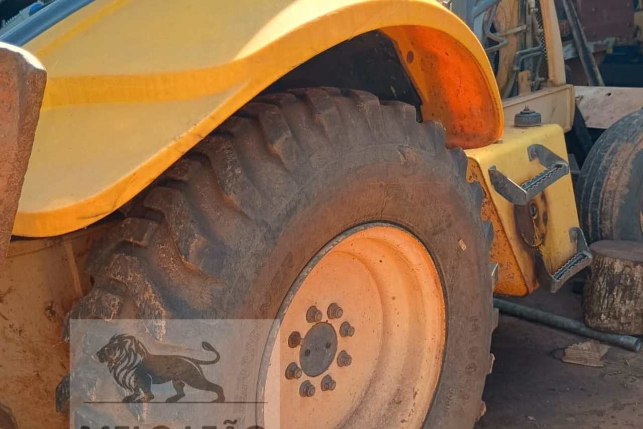 New Holland  LB90 - 07/07 10