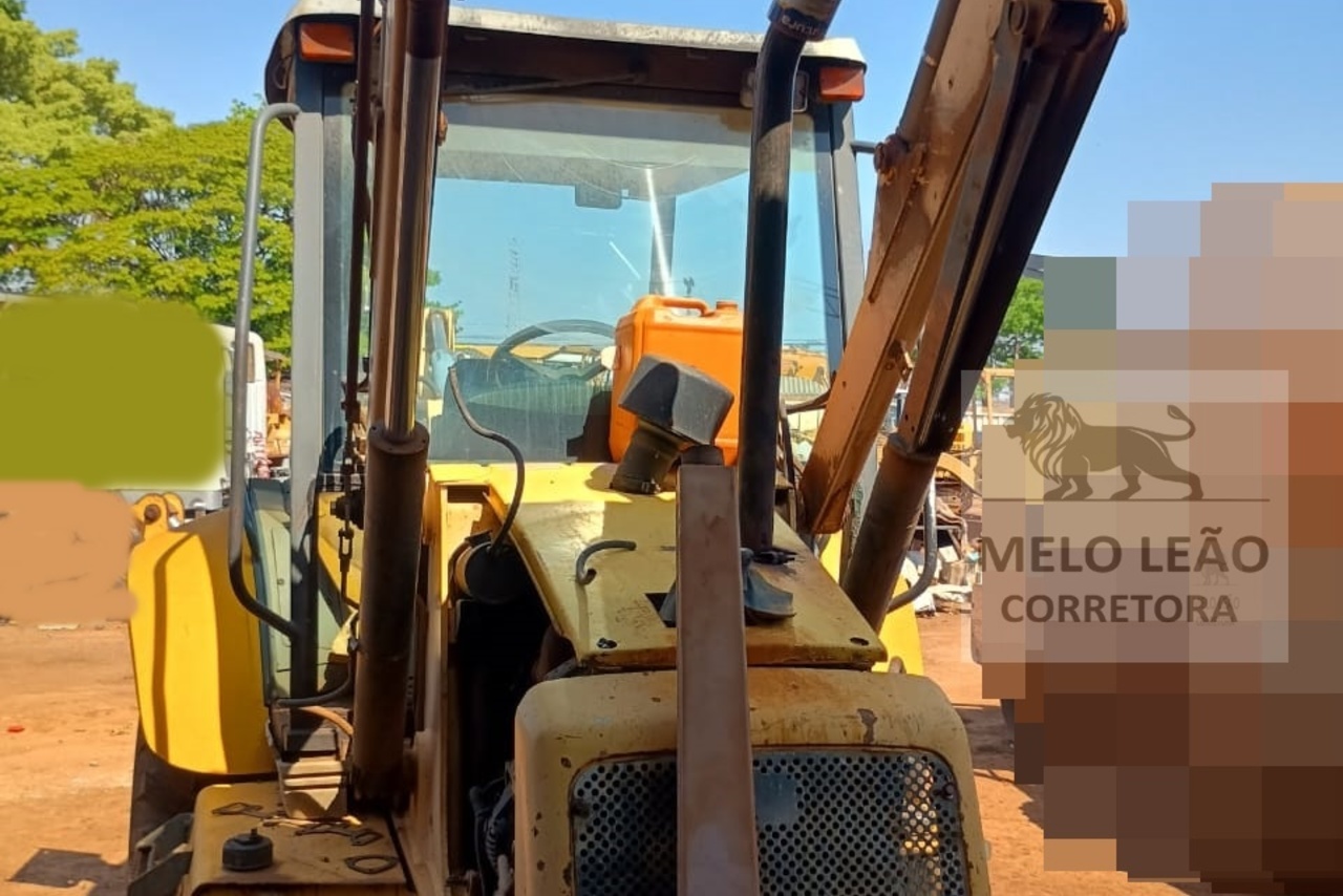 New Holland  LB90 - 07/07 12