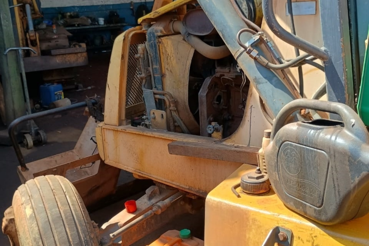 New Holland  LB90 - 07/07 16