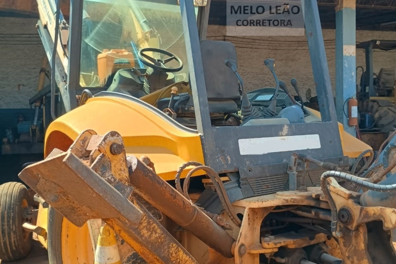 New Holland  LB90 - 07/07 18