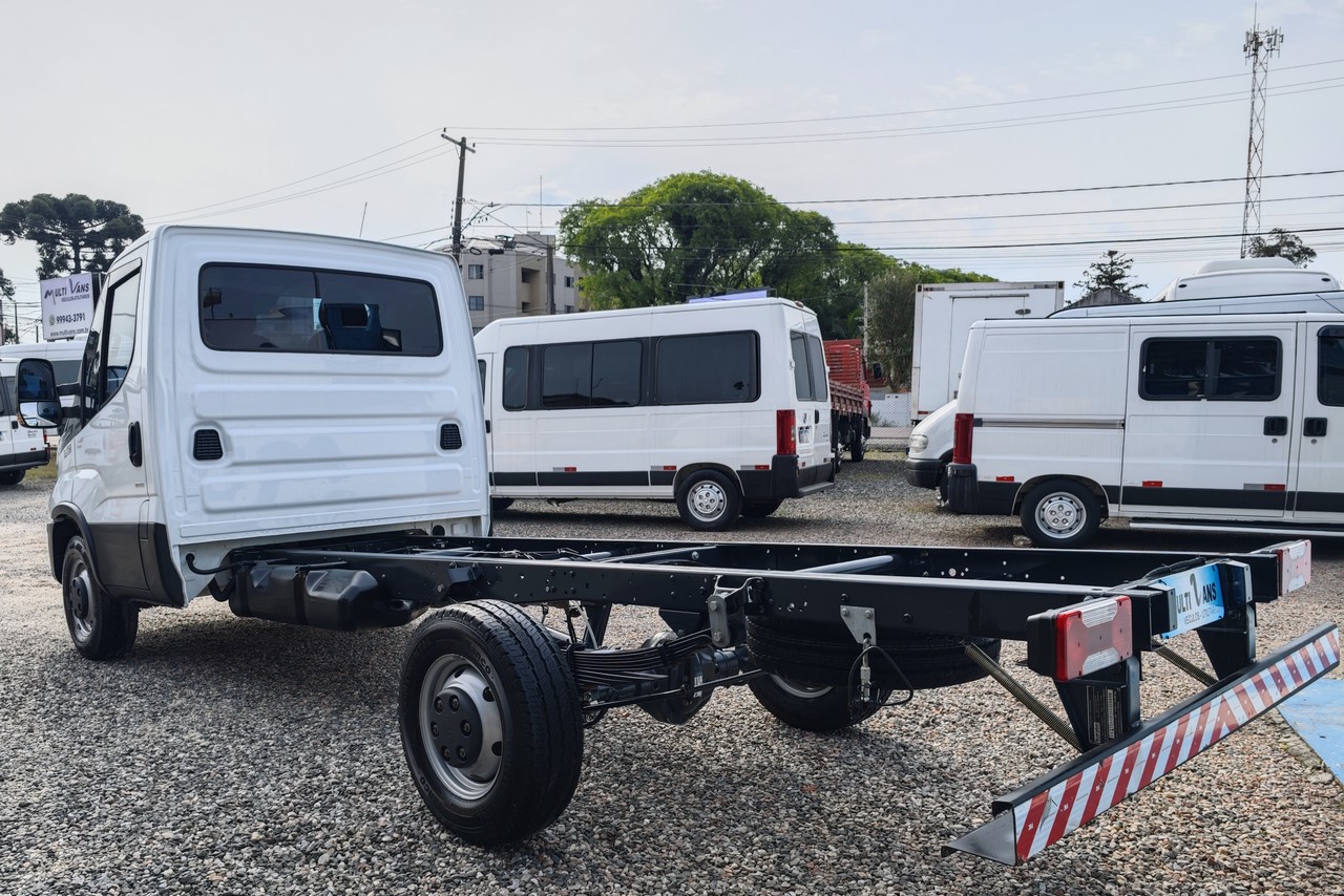 Iveco Daily Chassi 35s14 - 24/24 2