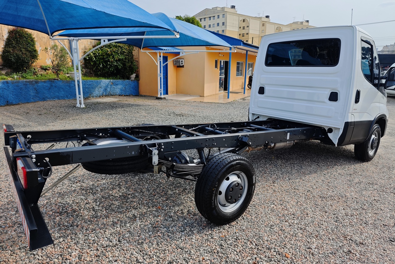 Iveco Daily Chassi 35s14 - 24/24 14
