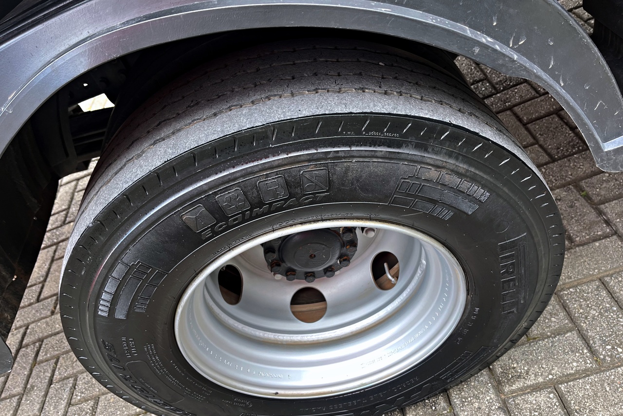 Volkswagen 11-180 Delivery  - 22/23 15