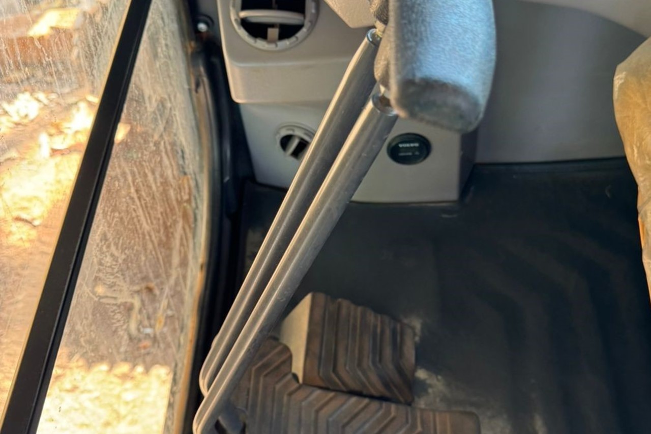 Volvo L220 - 20/20 3