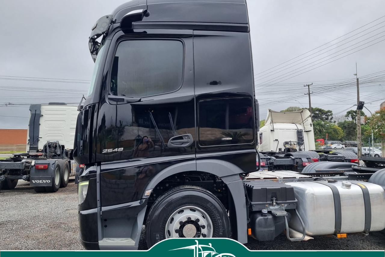 Mercedes Benz Actros 2548 - 22/23 12