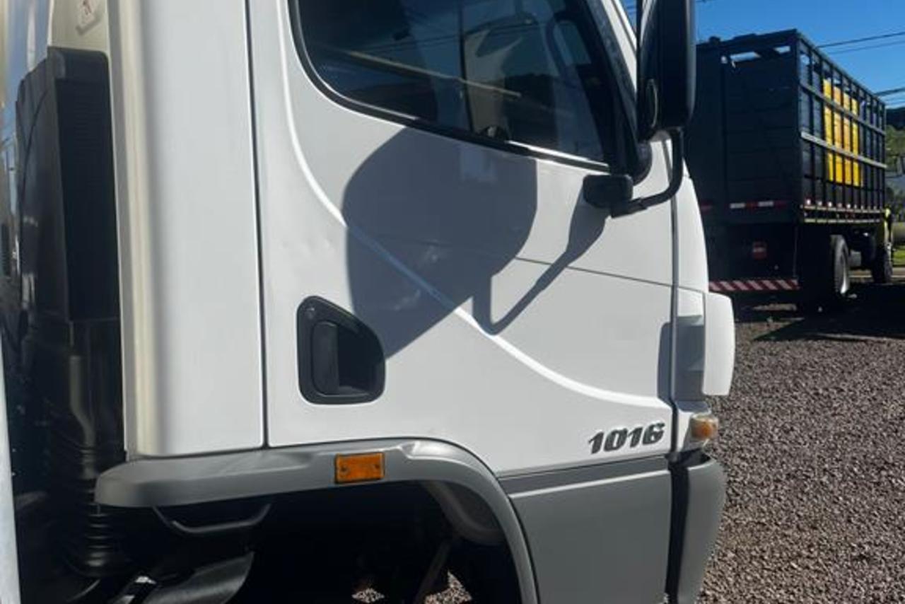 Mercedes Benz Accelo 1016 - 16/16 8