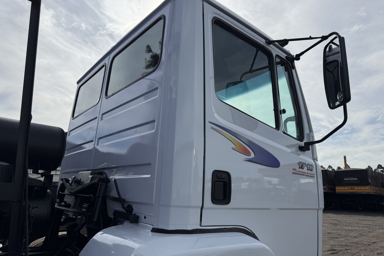 Mercedes Benz MB 1718 - 09/09 10