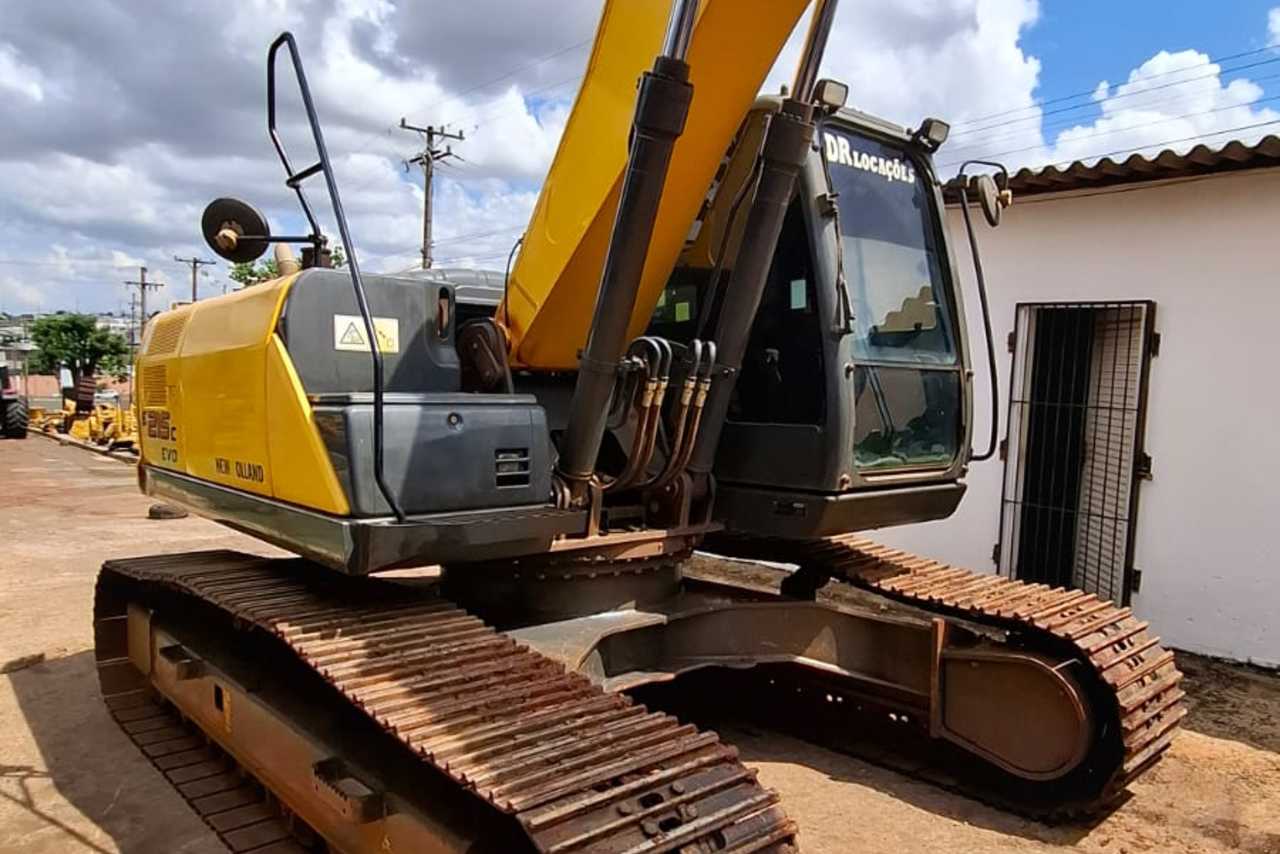 New Holland E215c - 22/22 5