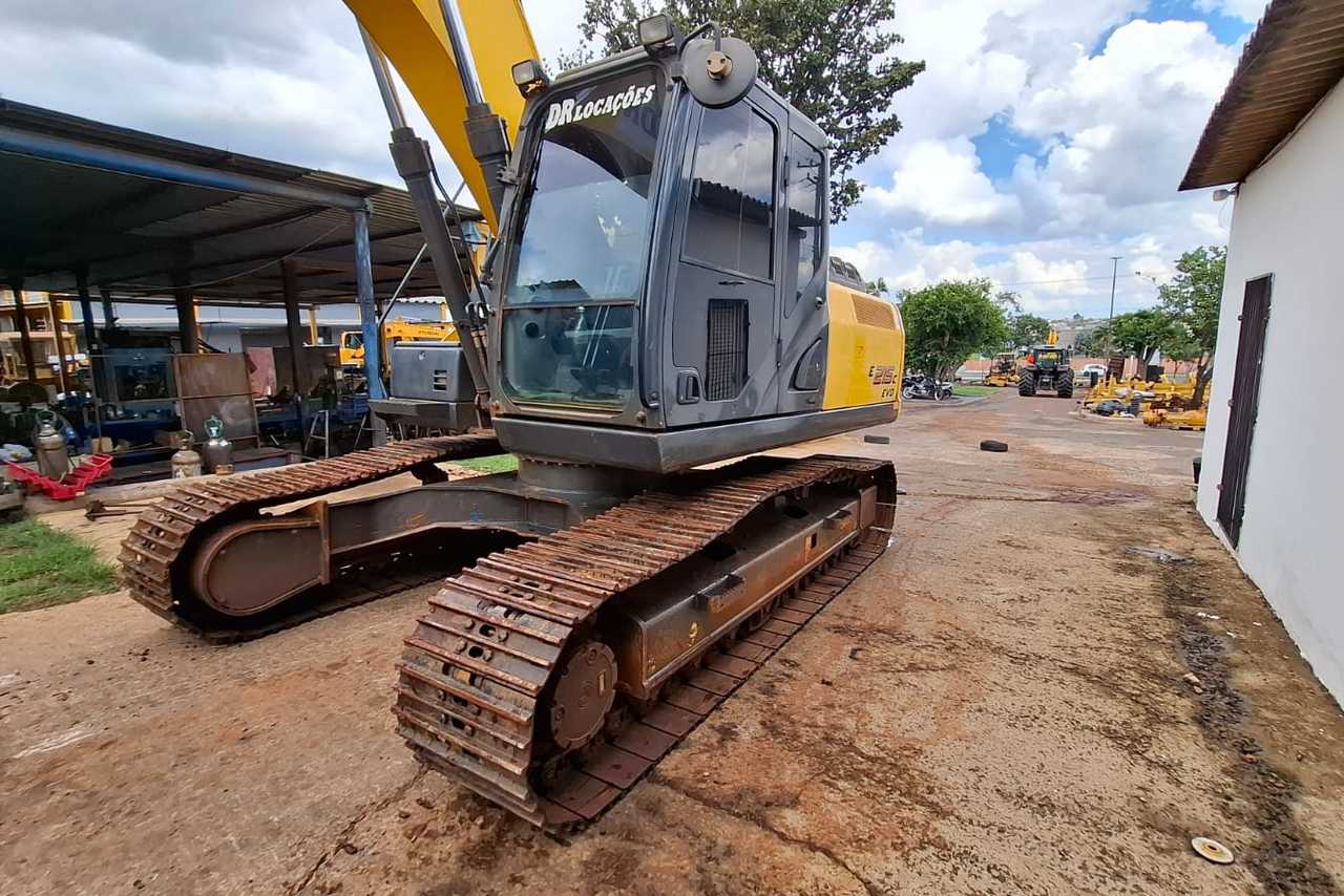 New Holland E215c - 22/22 12