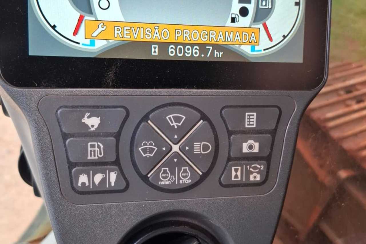 New Holland E215c - 22/22 15