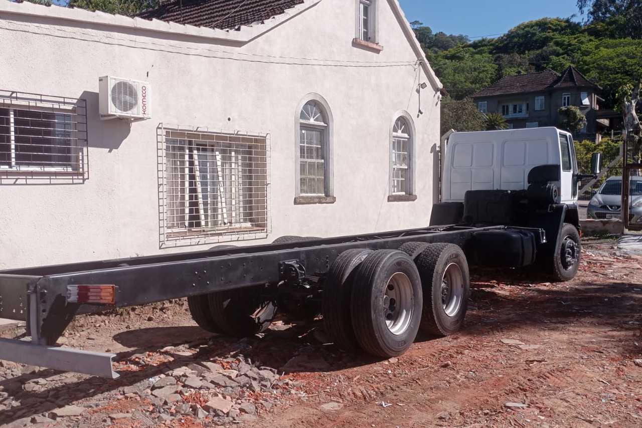 Ford Cargo2428 - 10/11 9