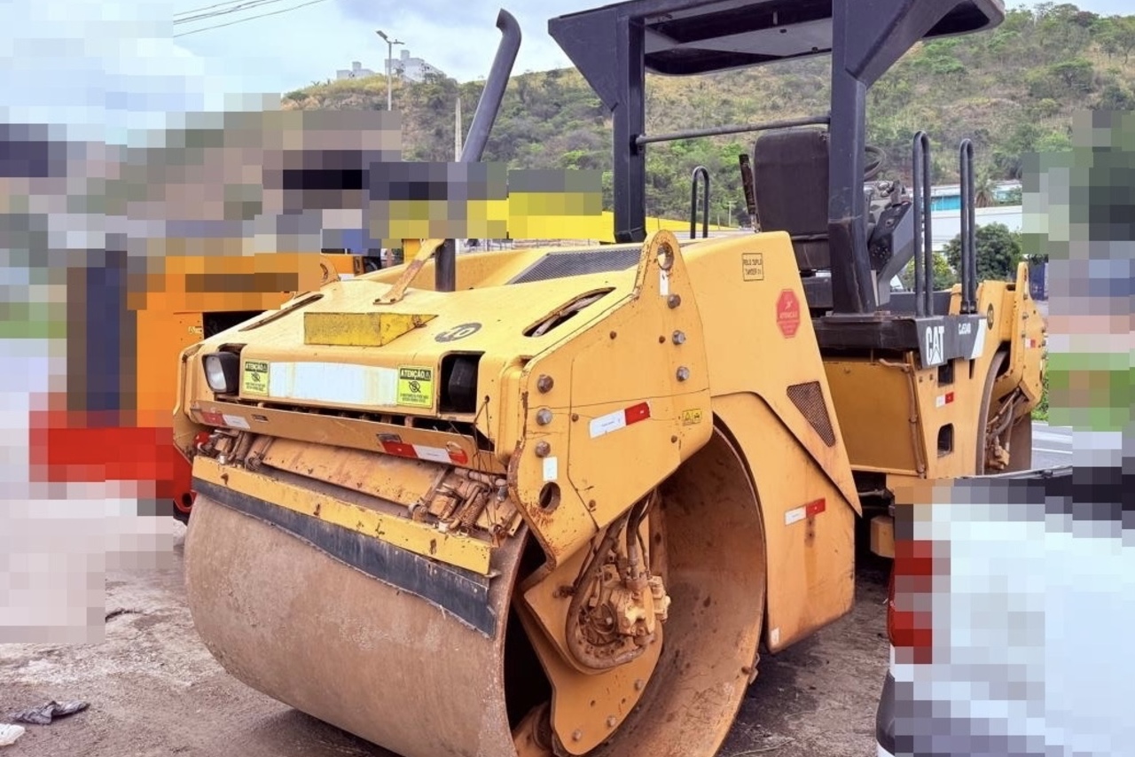Caterpillar CB534B - 11/11 4