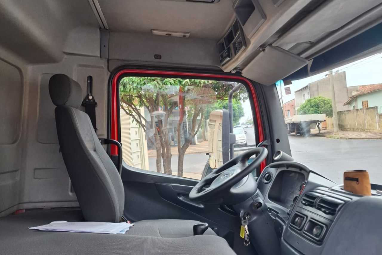 Mercedes Benz Atego 2425 - 08/08 12