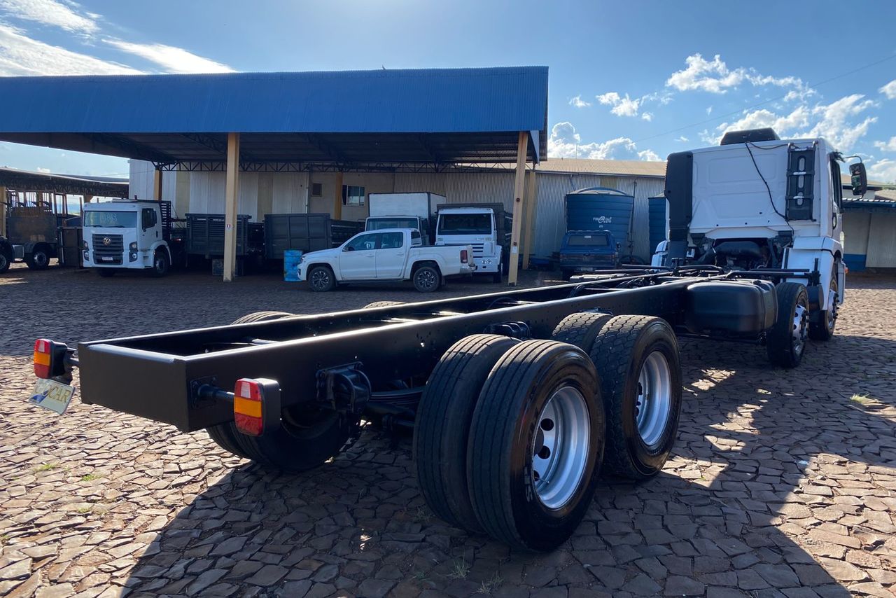 Volkswagen 24-280 E Constellation 8x2 - 13/13 4