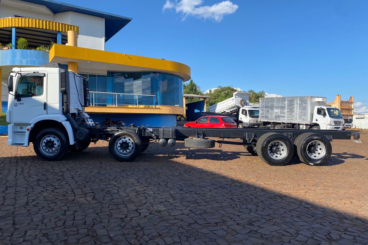 Volkswagen 24-280 E Constellation 8x2 - 13/13 5