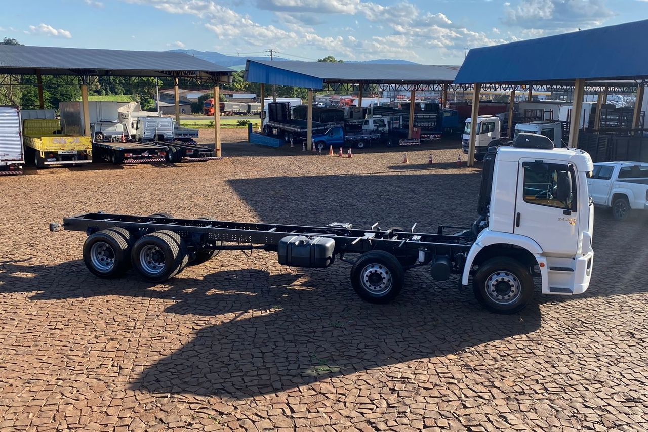 Volkswagen 24-280 E Constellation 8x2 - 13/13 6