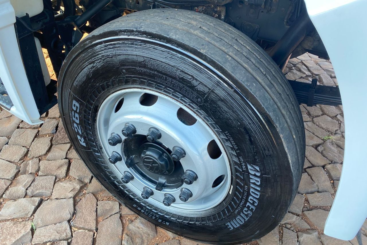 Volkswagen 24-280 E Constellation 8x2 - 13/13 8
