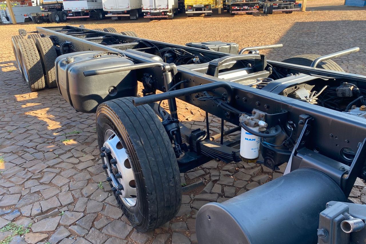 Volkswagen 24-280 E Constellation 8x2 - 13/13 10