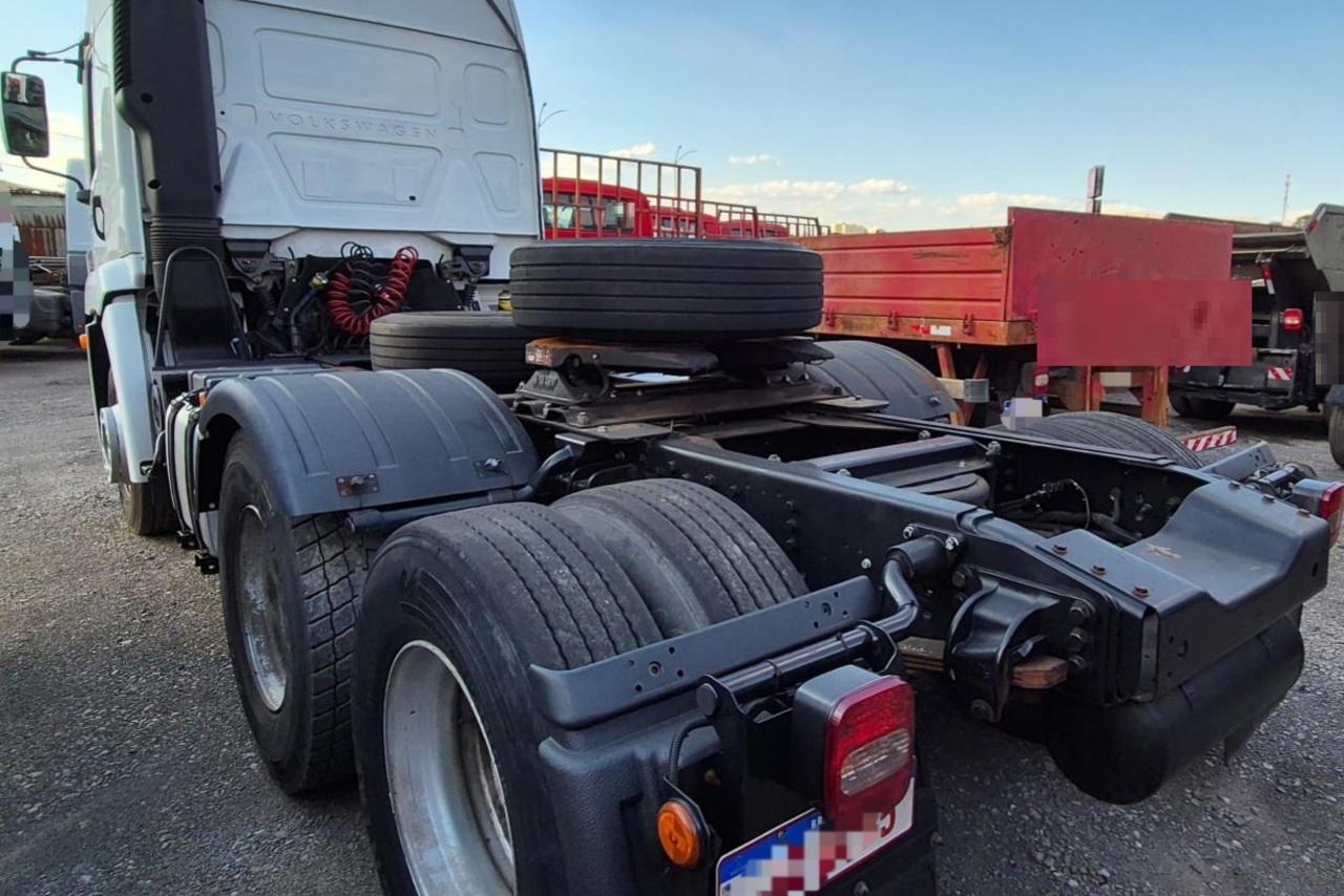 Volkswagen 25-360 6x2 Constellation - 21/22 2