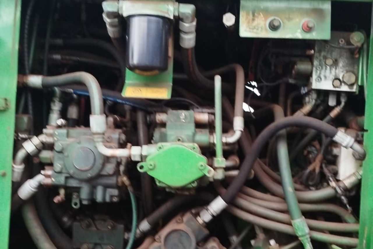 John Deere  CH570 - 18/18 9