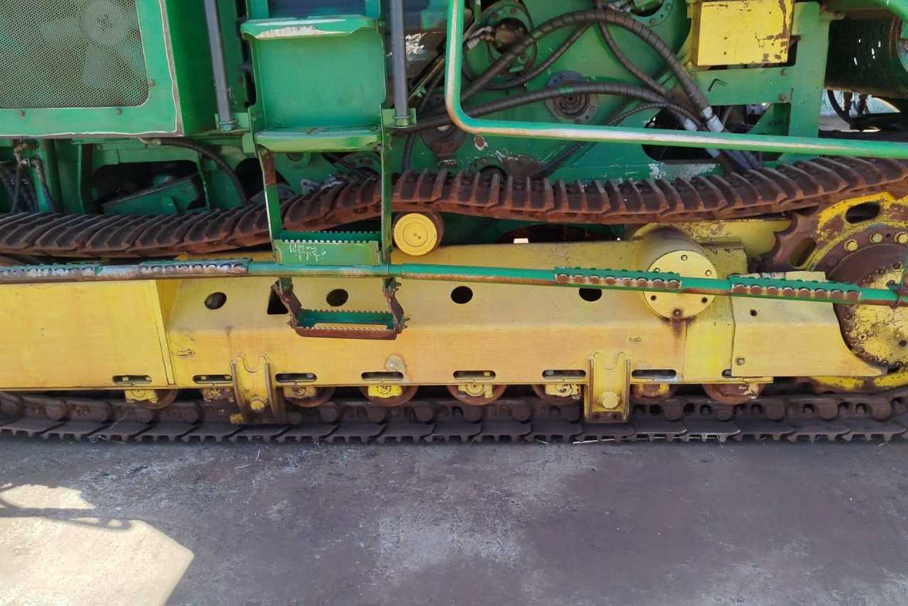 John Deere  CH570 - 18/18 15