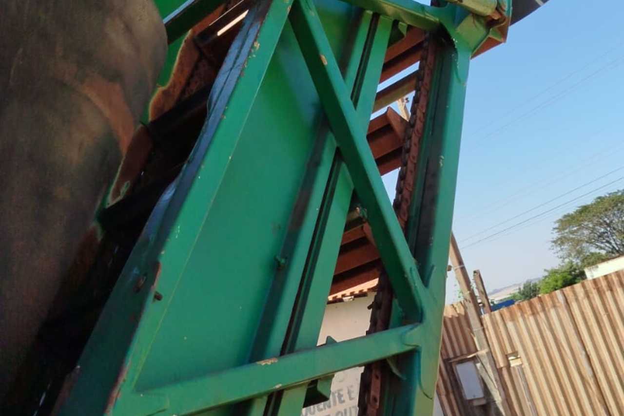 John Deere  CH570 - 18/18 16