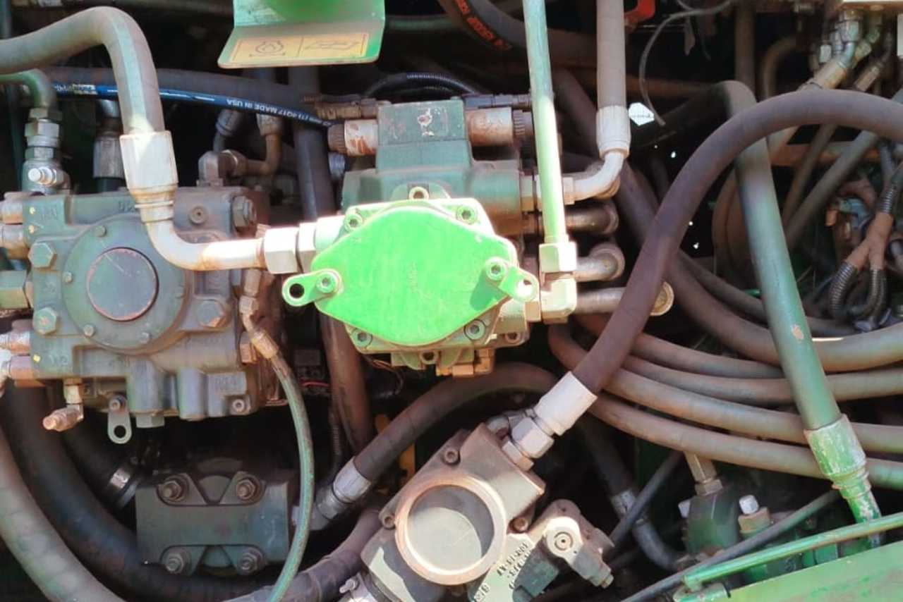 John Deere  CH570 - 18/18 19