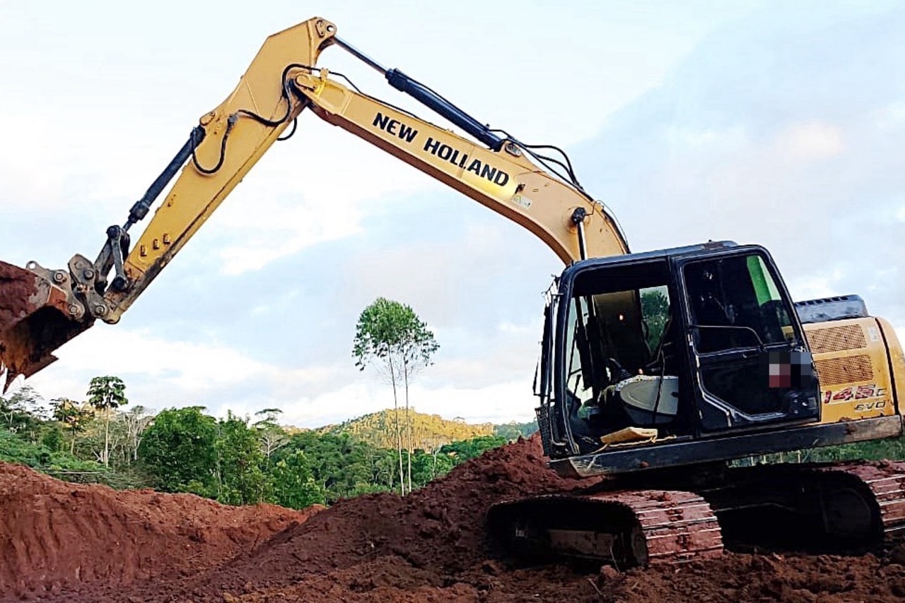 New Holland  E145c EVO -  3