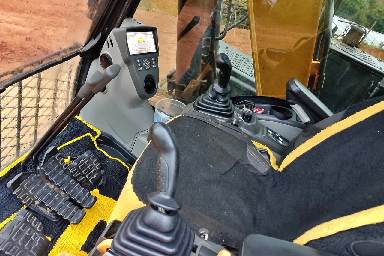 New Holland  E145c EVO -  5