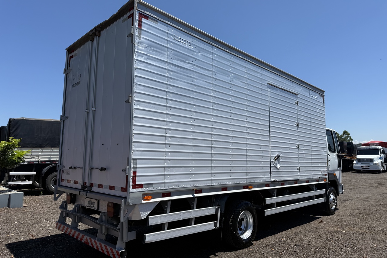 Ford Cargo1119 - 18/19 4