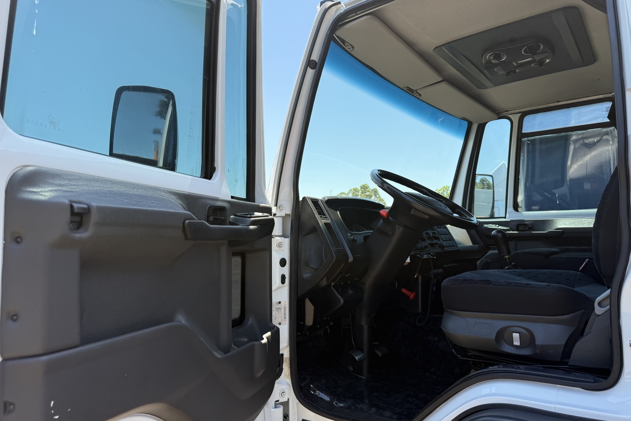 Ford Cargo1119 - 18/19 7