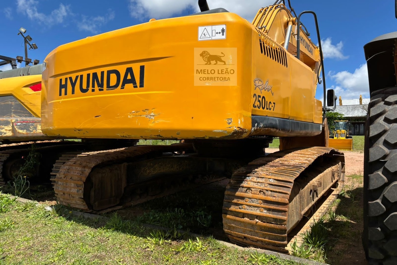 Hyundai R250 - 10/10 3