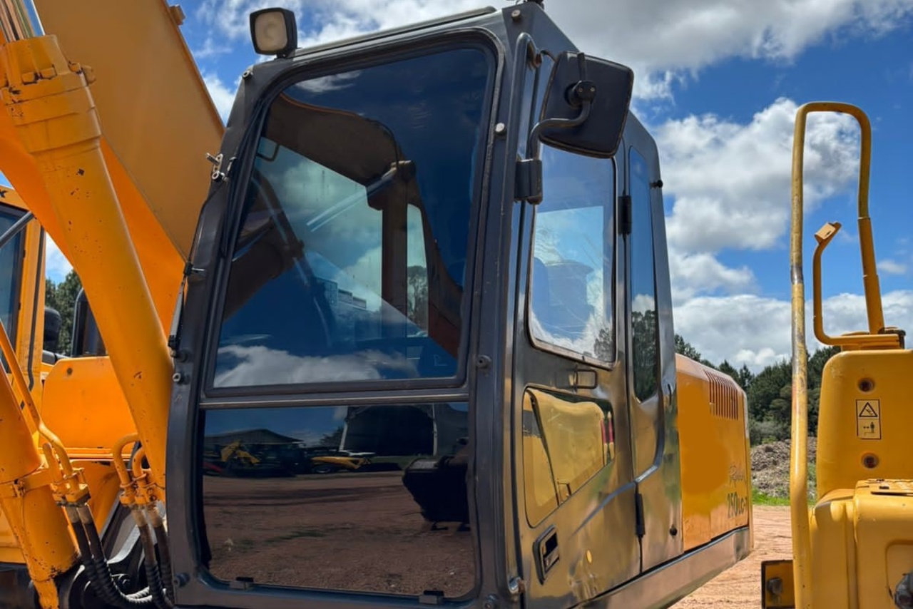 Hyundai R250 - 10/10 4