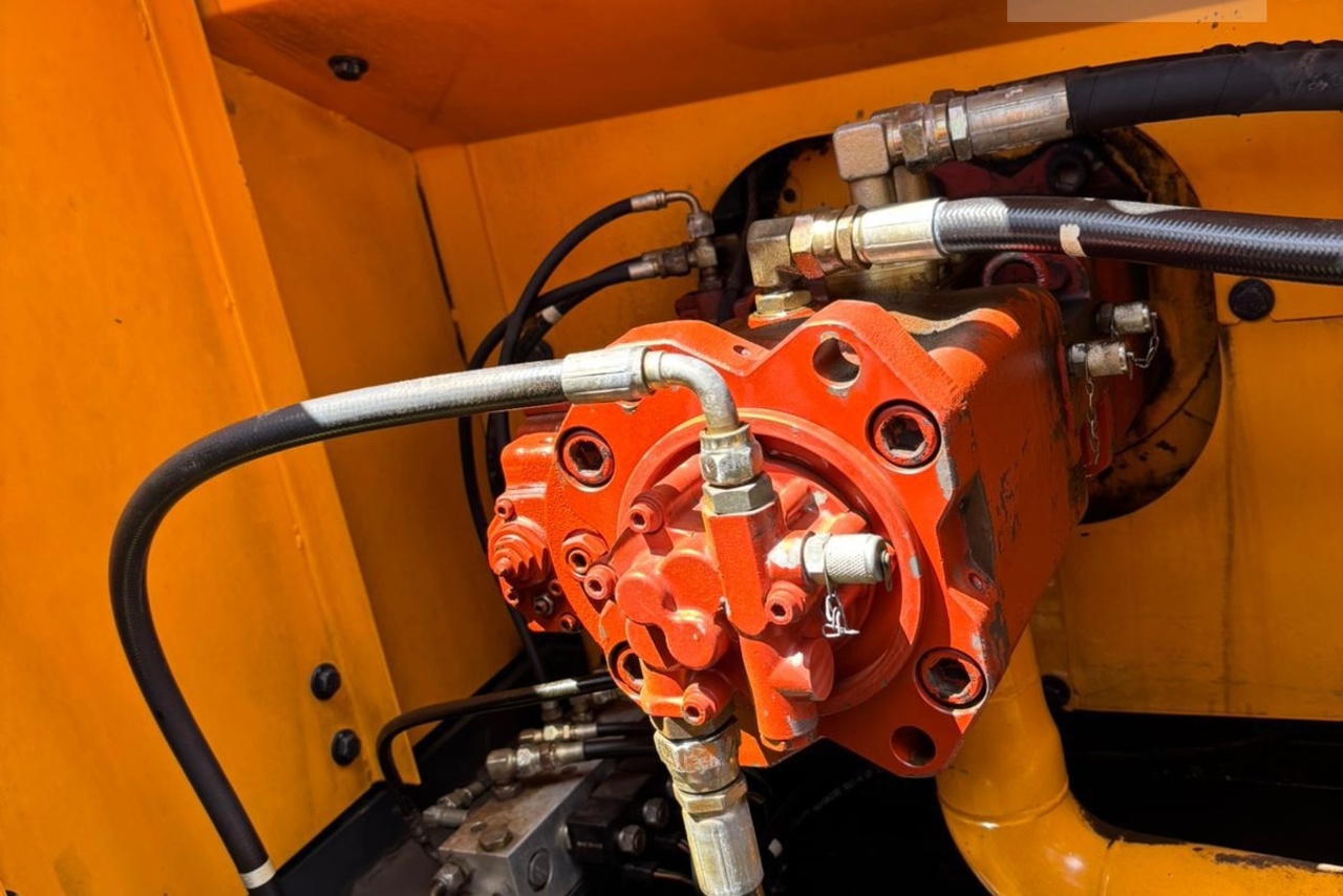Hyundai R250 - 10/10 7