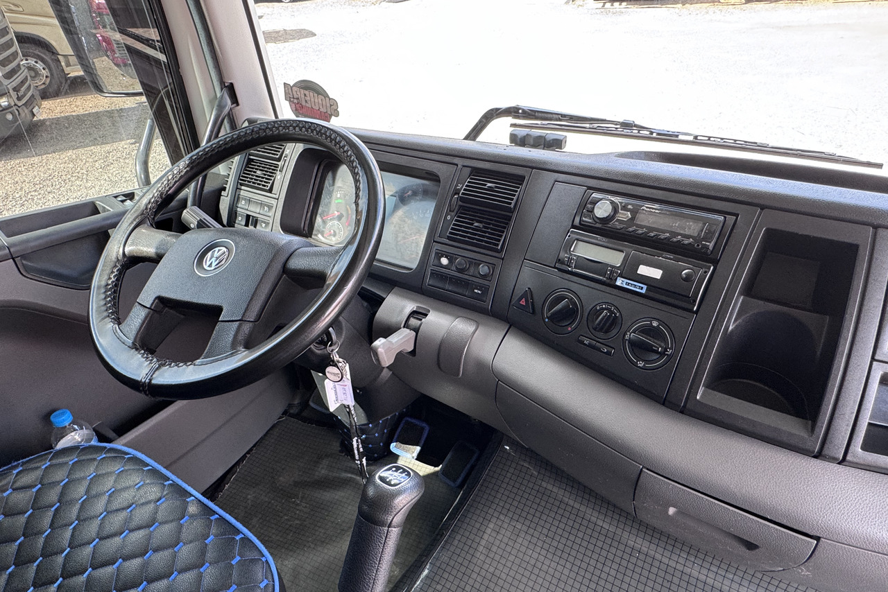 Volkswagen 24-280 E Constellation 8x2 - 22/23 2