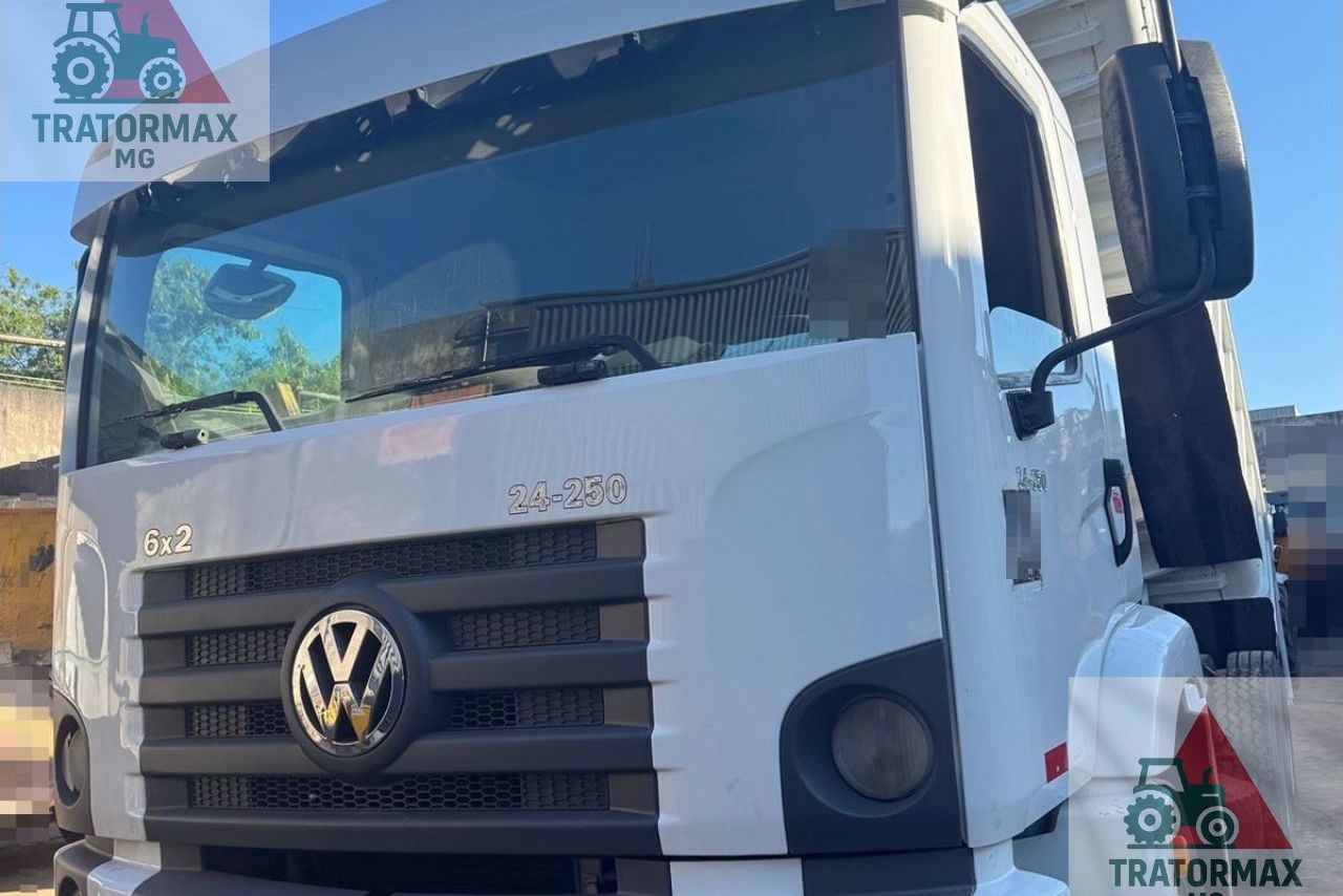 Volkswagen 24-250 E Constellation 3-Eixos - 09/09 6