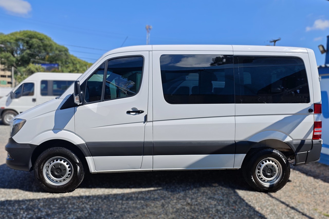 Mercedes Benz Sprinter Executiva 415 - 18/19 11