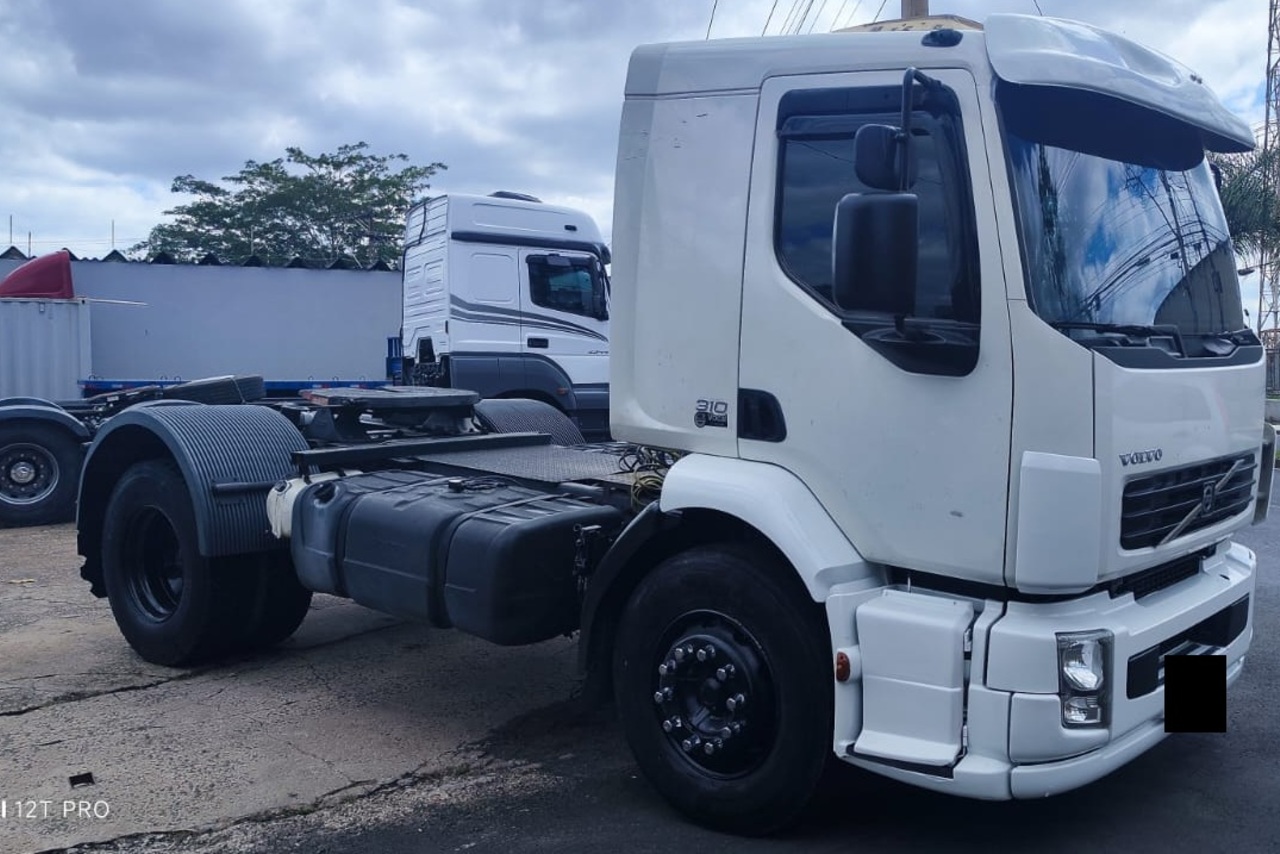 Volvo VM310 - 08/08 2