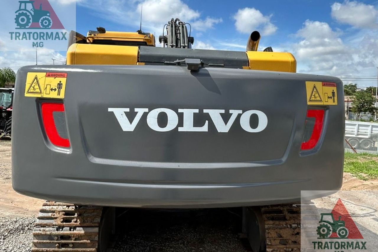 Volvo EC220 -  4
