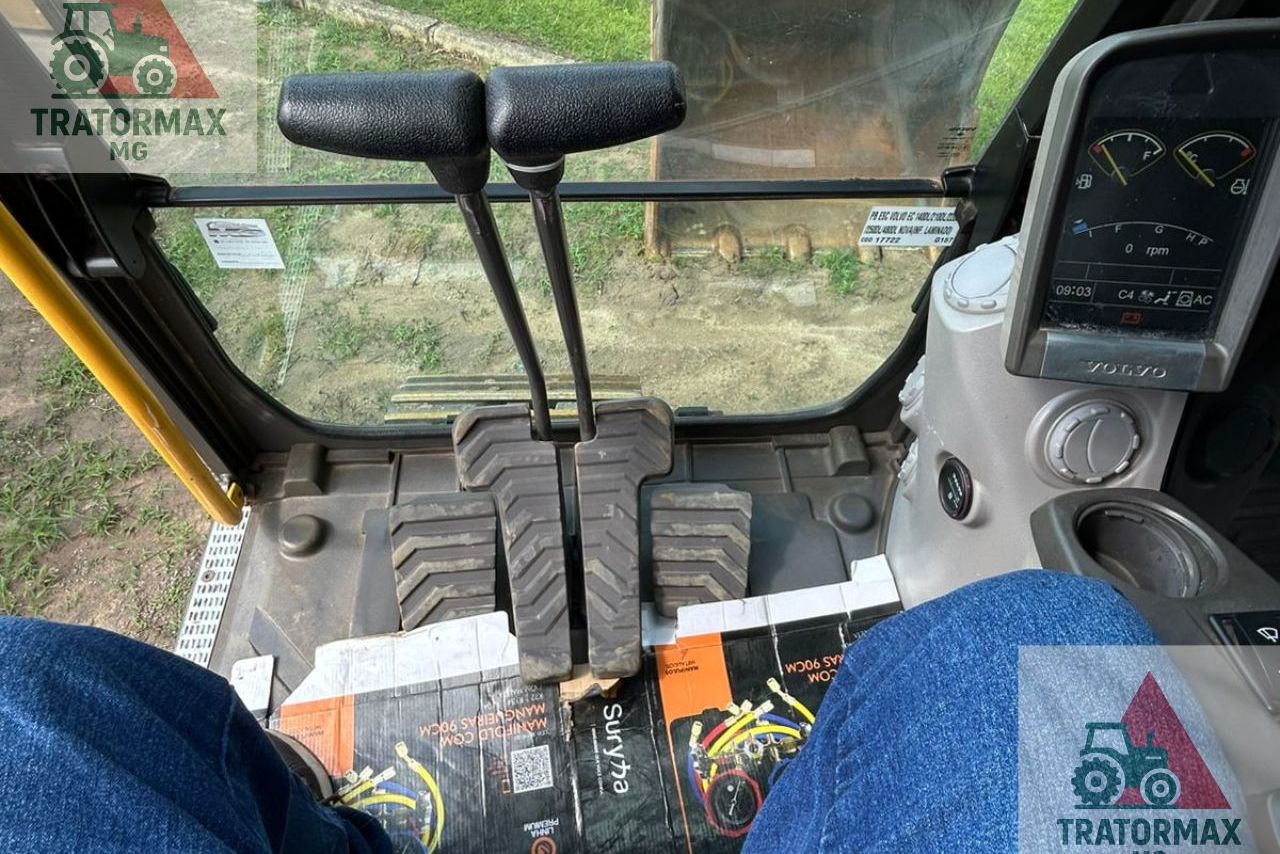 Volvo EC220 -  13