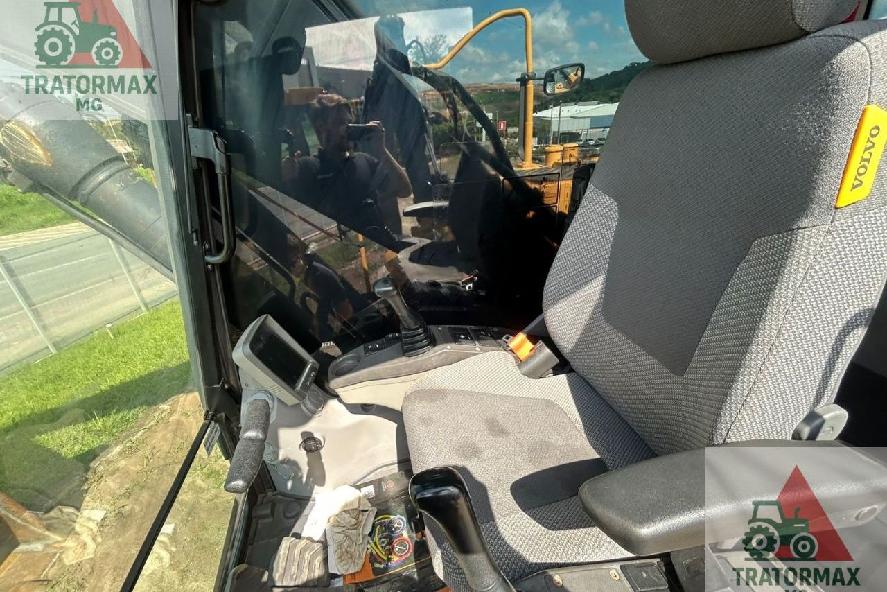 Volvo EC220 -  16