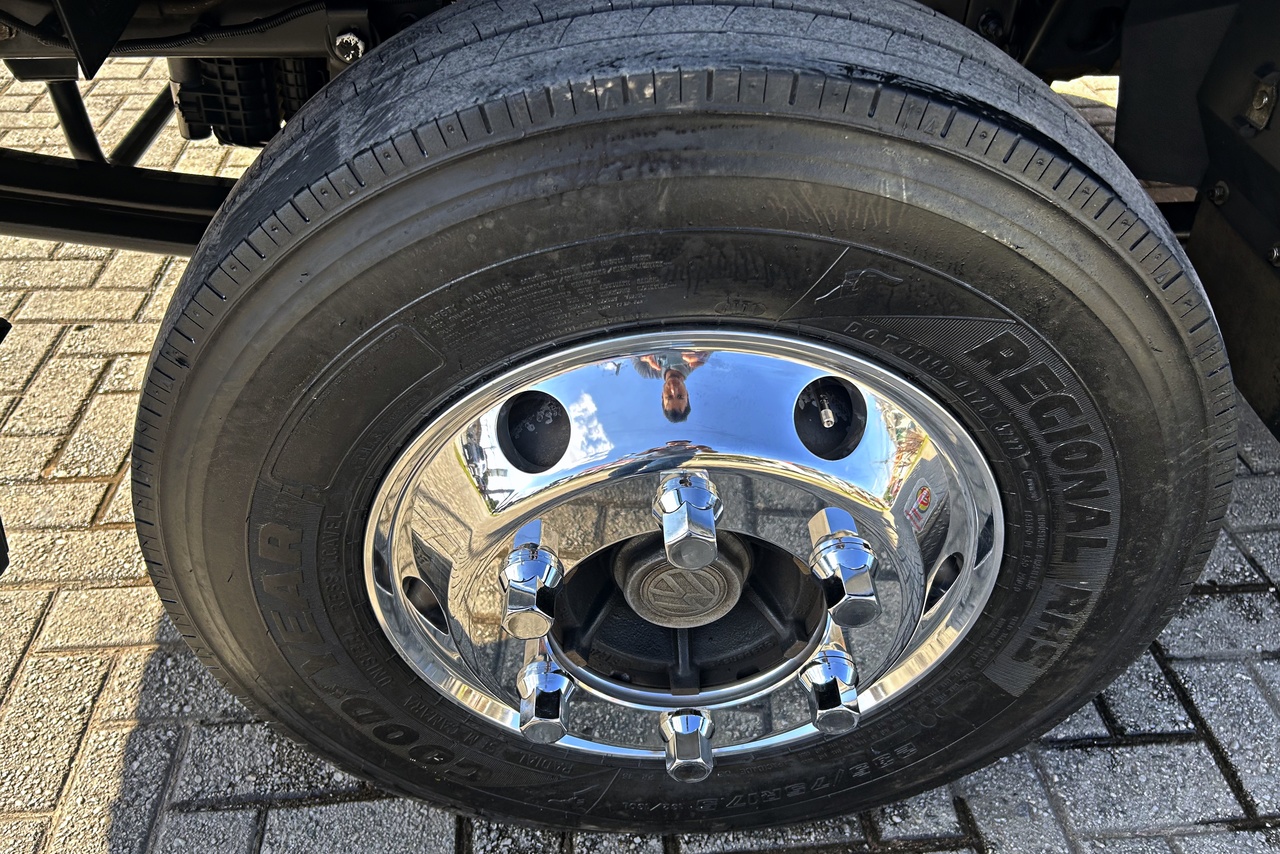 Volkswagen 11-180 Delivery  - 23/24 13