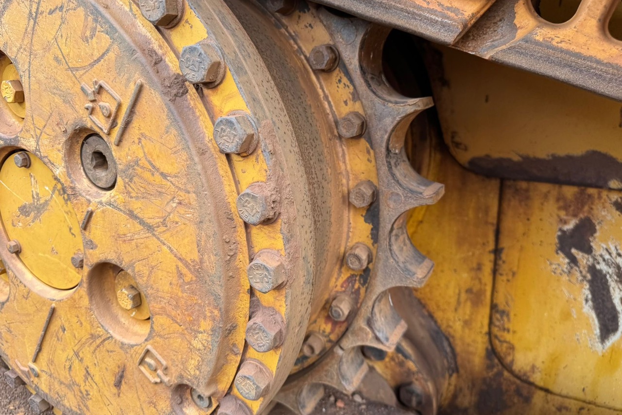 Caterpillar D6T - 20/20 8
