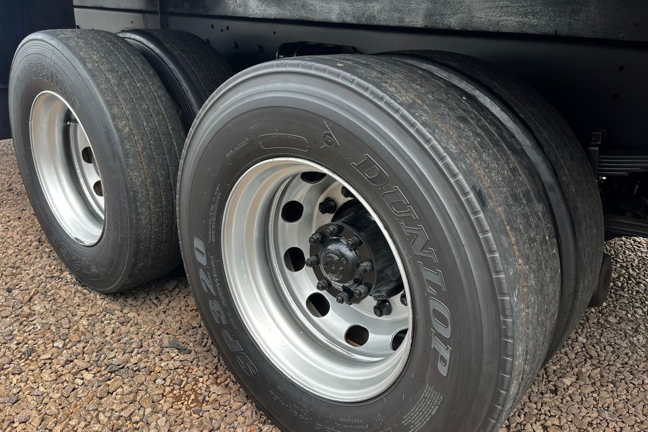 Volkswagen 24 220 - 11/11 10
