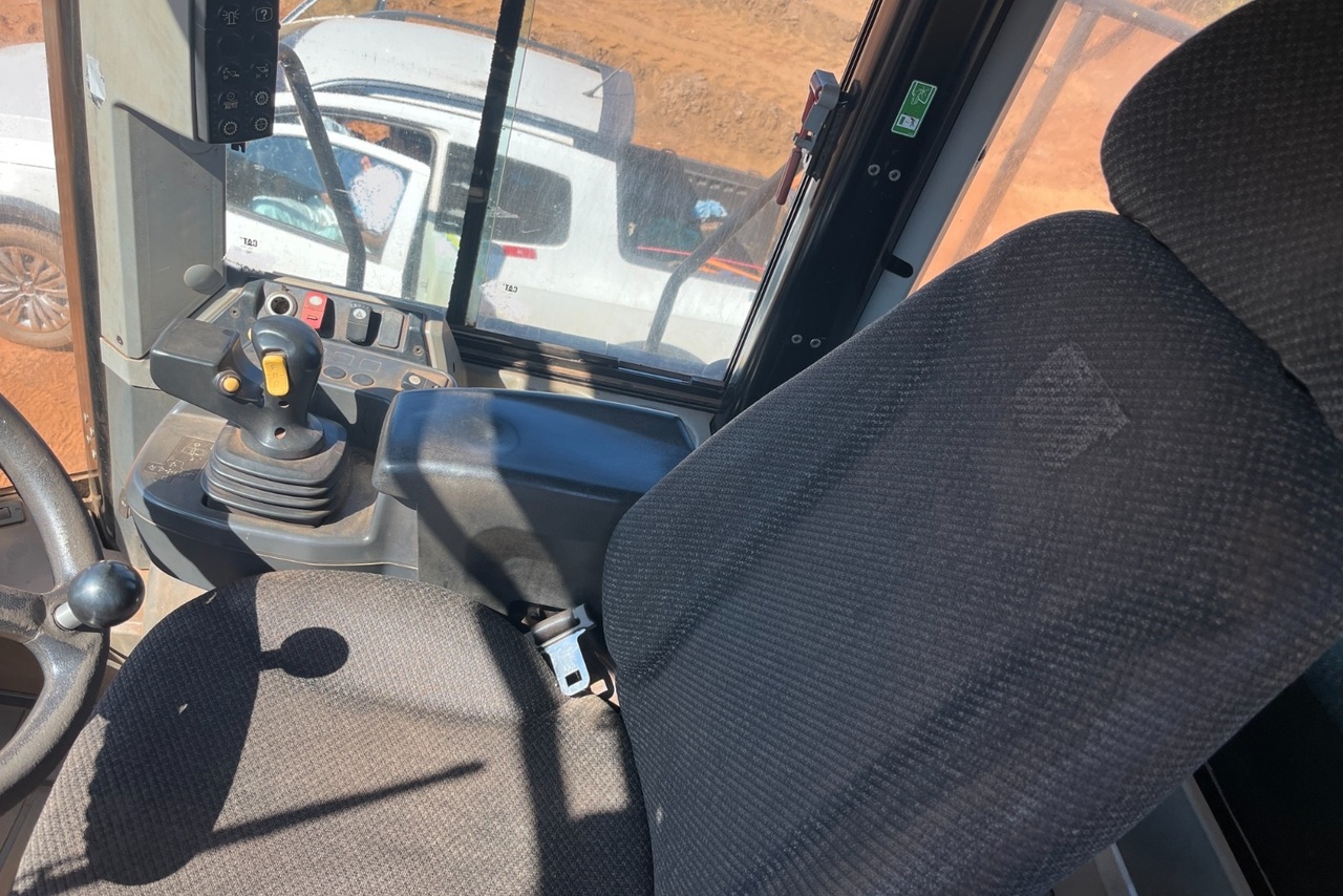 Caterpillar 950L - 18/18 6