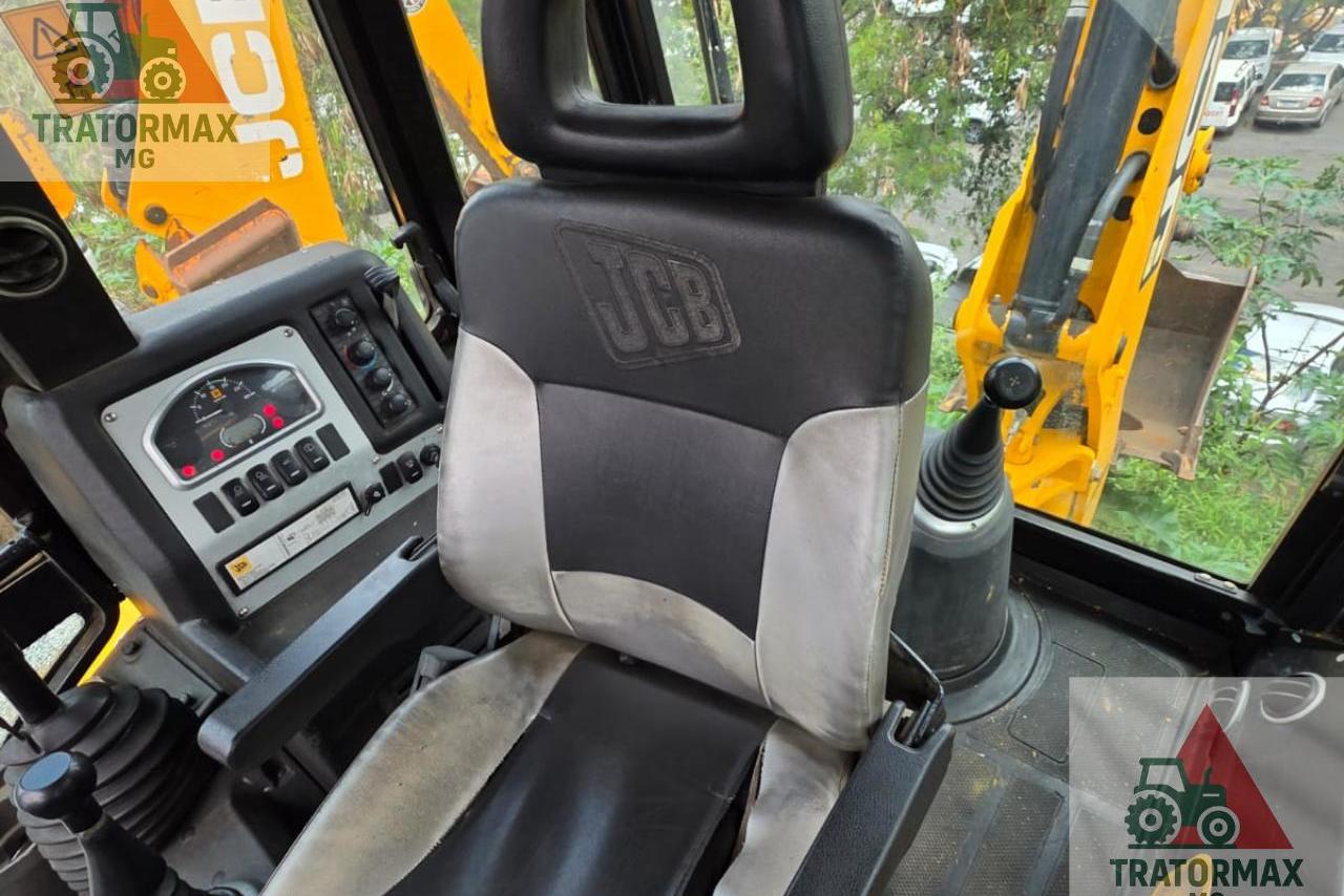 JCB 3CX - 20/20 11