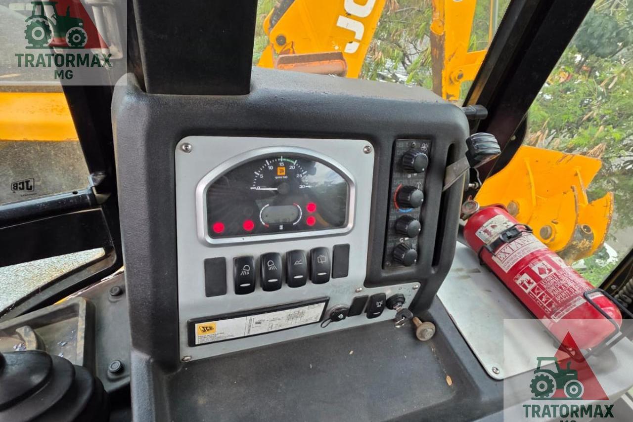 JCB 3CX - 20/20 12
