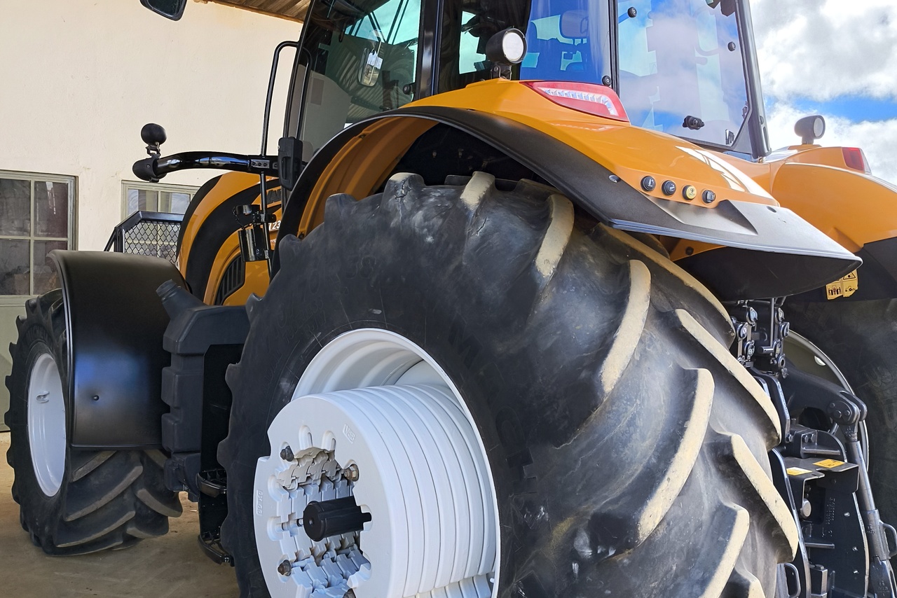 Valtra Outros - 18/18 6
