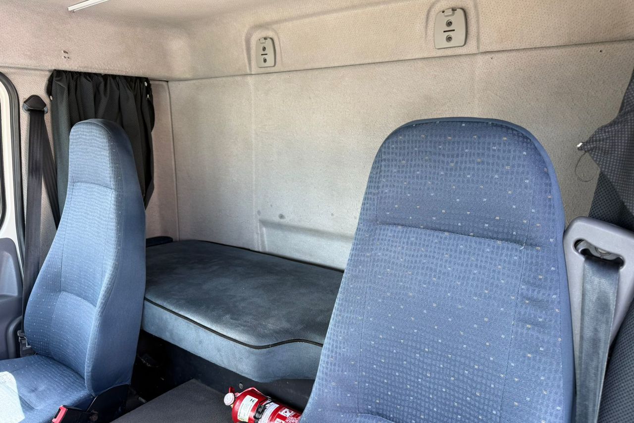 Volvo VM260 - 07/07 8